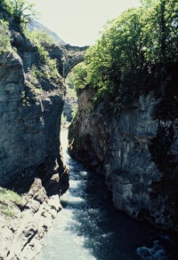 Pont ancien du Lauzet dit pont romain sur l'Ubaye