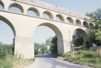 Aqueduc Saint-Clément (également sur commune de Saint-Clément-de-Rivière)