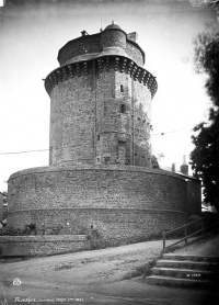 Tour du château ou ancien donjon (ancienne prison)