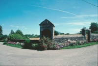 Oratoire avec statue du Dieu-de-Pitié