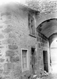 Enceinte fortifiée (restes)