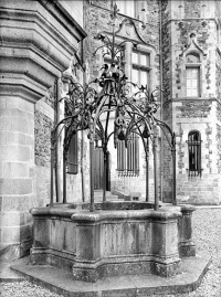 Château de Lancheneil et ses anciens colombiers