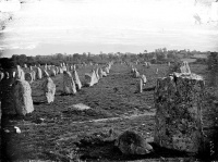 Alignement et dolmen de Kerlescan