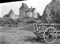 Château et dépendances