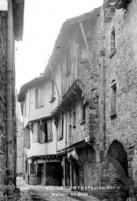 Maison en pans de bois, au nord-ouest de la place du Vieux-Marché