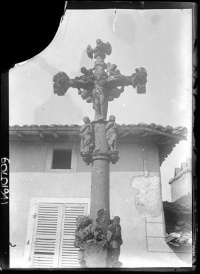 Croix en pierre du 16e siècle