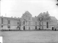 Château de la Roussière (également sur commune de Saint-Maixent-de-Beugne)