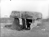 Dolmen dit Peyrelevade, autrefois sur parcelle B 4 de la commune de Roussayrolles