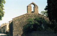 Ancienne église située dans le cimetière