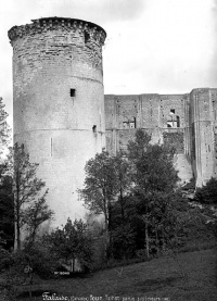 Château fort, actuellement collège