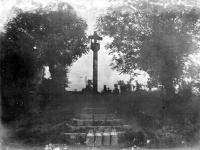 Calvaire à l'entrée du village