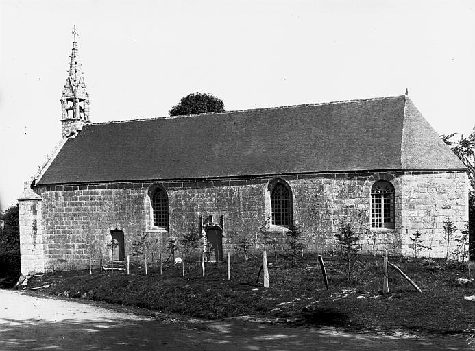 Chapelle NotreDame de la Croix, à Plélauff (22570) Chapelle NotreDame de la Croix, à Plélauff (22570)
