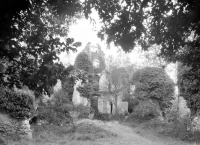 Ruines du château de Vaujours