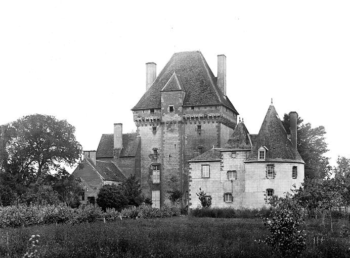Château, à (18320)