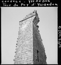 Ruines de la tour du Puy d'Yssandon