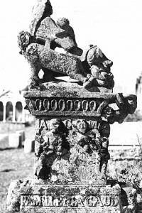 Monument funéraire de la famille Cacaud