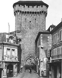 Porte de ville dite Porte Saint-Jean (avec la courtine adjacente)