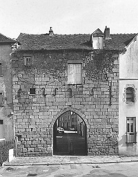 Porte de Puy-Charraud et restes de remparts