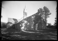 Chapelle de la Tréminou et restes du calvaire situé à l'Est de la chapelle
