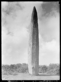 Menhir de Kerveatoux, ou de Kerloas