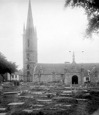 Eglise Saint-Pierre et croix dite du Bourg