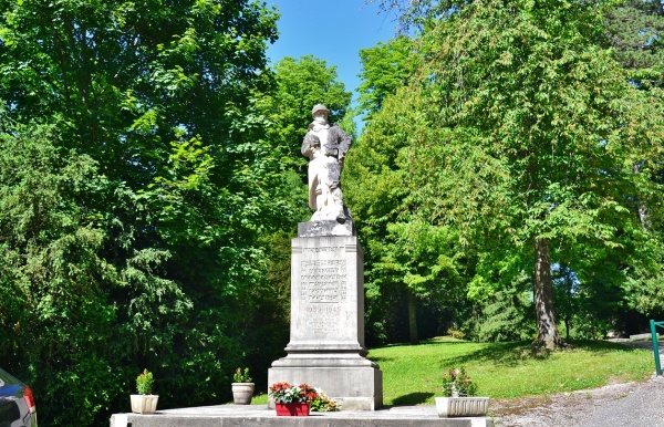 le monument aux morts