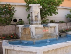 Photo paysage et monuments, Bellegarde-sur-Valserine - la fontaine