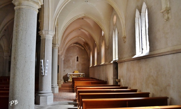 Photo Bourg-Saint-Christophe - *église St Christophe