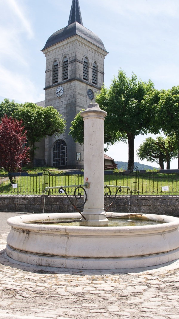 Photo Brénod - la fontaine