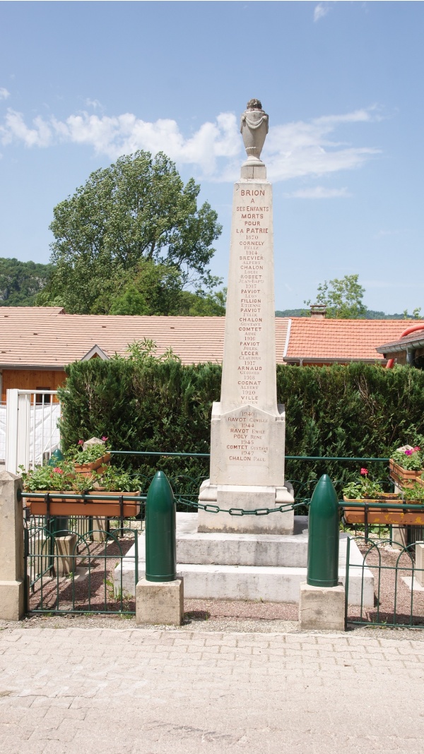 Photo Brion - le monument aux morts