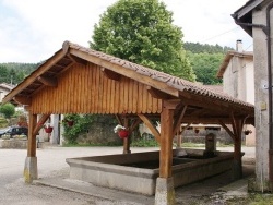 Photo paysage et monuments, Challes-la-Montagne - le lavoir