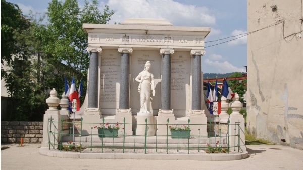 Photo Champdor - le monument aux morts