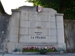 Photo paysage et monuments, Châtillon-en-Michaille - le monument aux morts