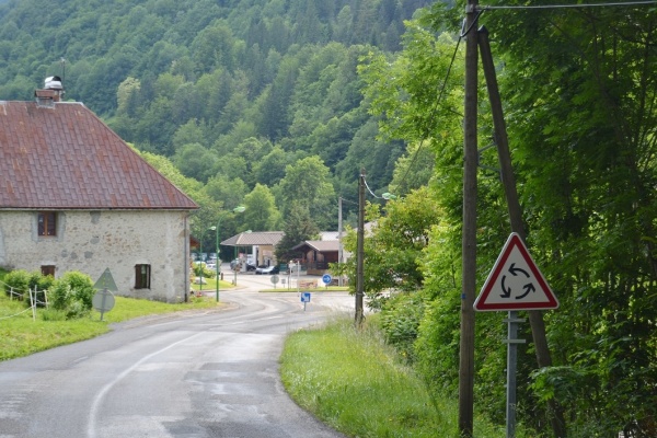 Photo Chézery-Forens - la commune