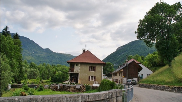 Photo Chézery-Forens - la commune