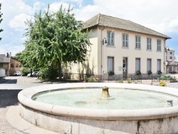 Photo paysage et monuments, Cormoranche-sur-Saône - la Fontaine