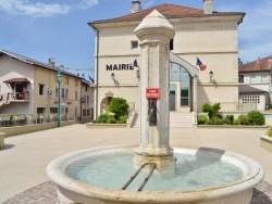 Photo paysage et monuments, Martignat - la fontaine