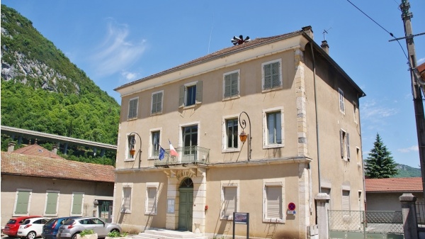 Photo Les Neyrolles - la mairie