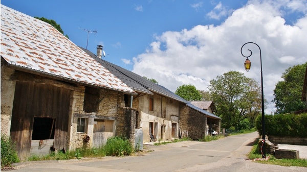 Photo Nivollet-Montgriffon - la commune