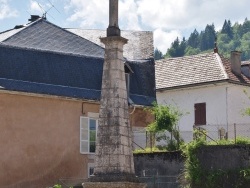 Photo paysage et monuments, Saint-Germain-de-Joux - la croix