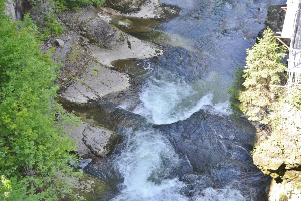 Photo Saint-Germain-de-Joux - la rivière