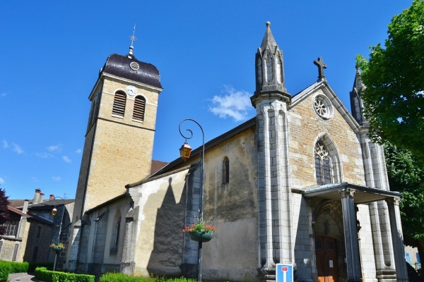 Photo Saint-Jean-le-Vieux - église Saint Jean baptiste