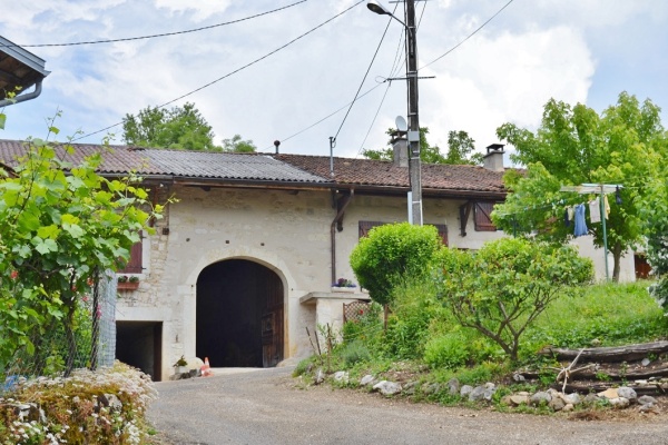 Photo Serrières-sur-Ain - la commune