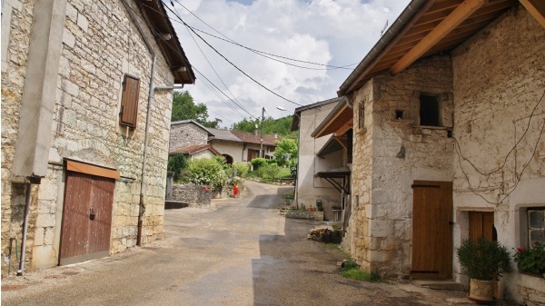 Photo Serrières-sur-Ain - la commune