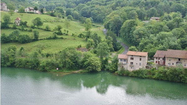 Photo Serrières-sur-Ain - la rivière