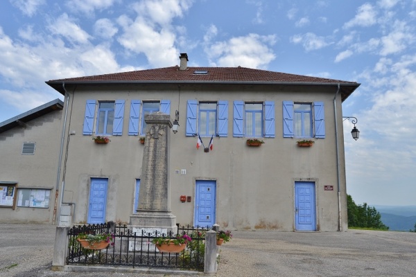 Photo Sonthonnax-la-Montagne - le monument aux morts