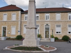 Photo paysage et monuments, Villereversure - le monument aux morts