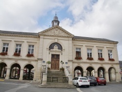 Photo paysage et monuments, Blérancourt - la mairie
