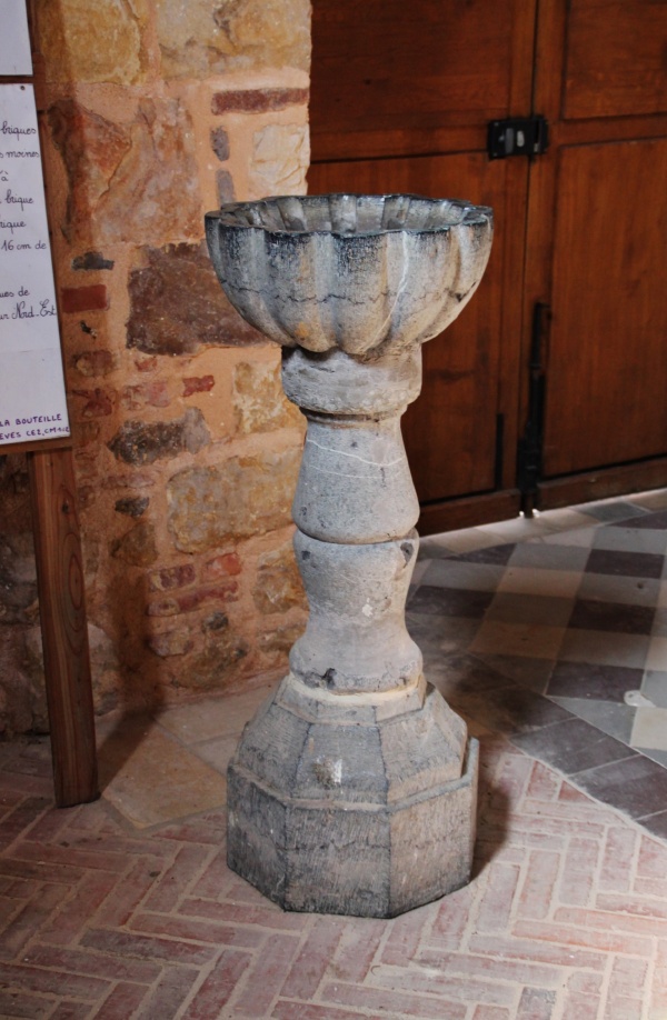 Photo La Bouteille - Ste Anne église Fortifiée