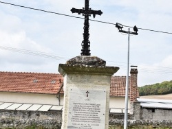 Photo paysage et monuments, Bucy-le-Long - le monument aux morts